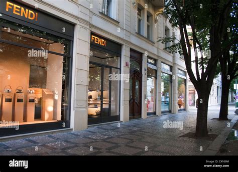 Fendi Praga (Prague Parizska) .